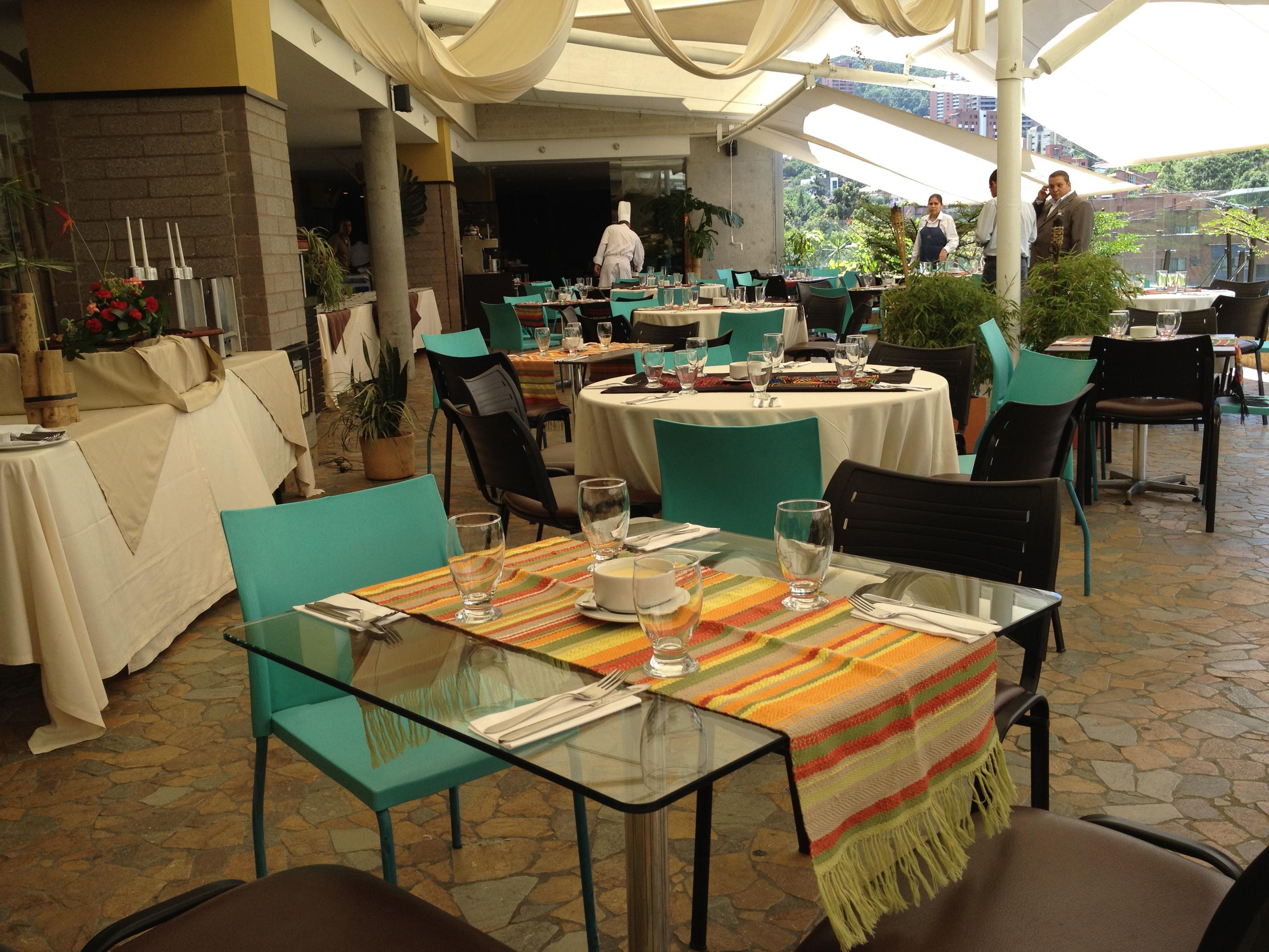 Diez Hotel Categoria Colombia Medellin Exterior photo Restaurant in the hotel