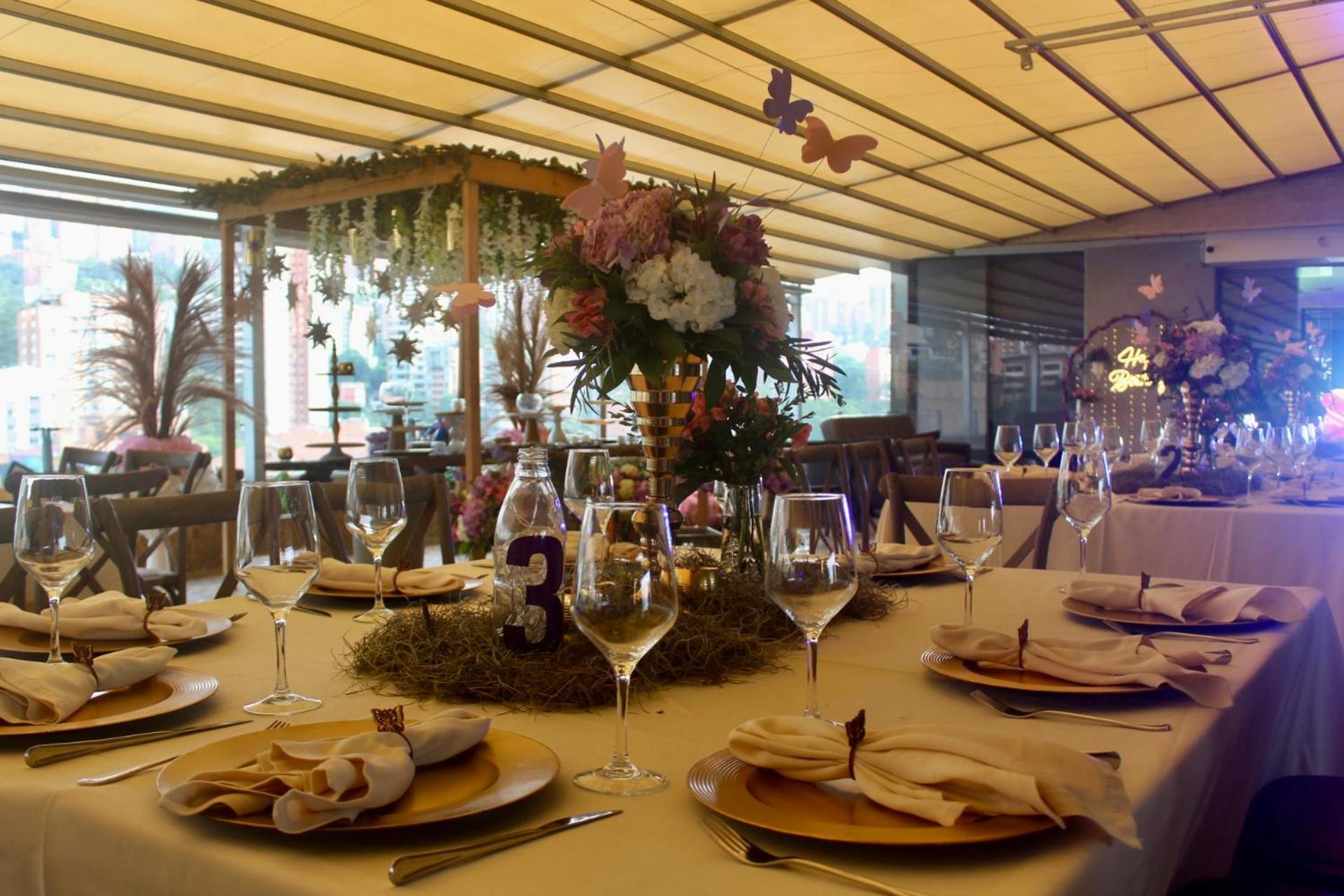 Diez Hotel Categoria Colombia Medellin Exterior photo A wedding reception at the hotel