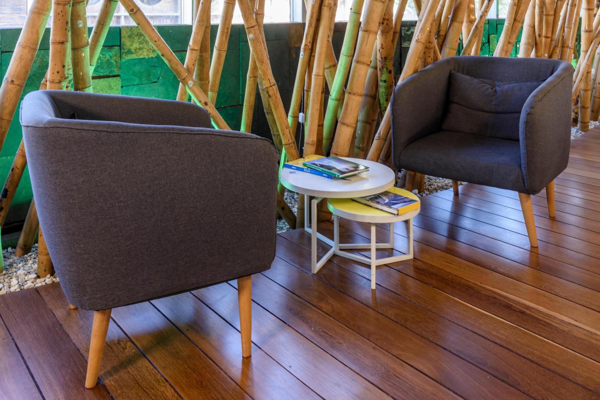 Diez Hotel Categoria Colombia Medellin Exterior photo Interior of the library