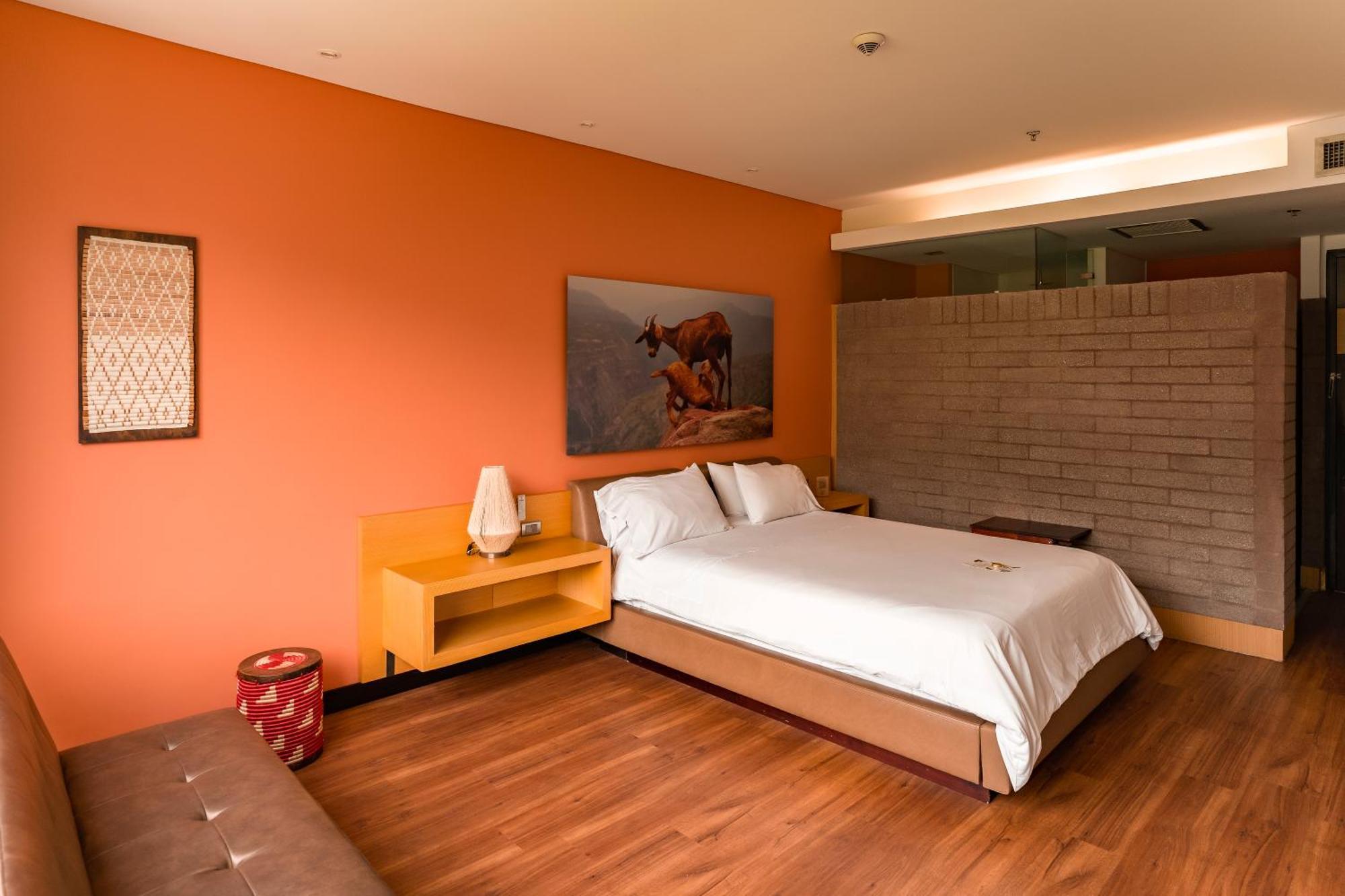 Diez Hotel Categoria Colombia Medellin Exterior photo A bedroom at the hotel