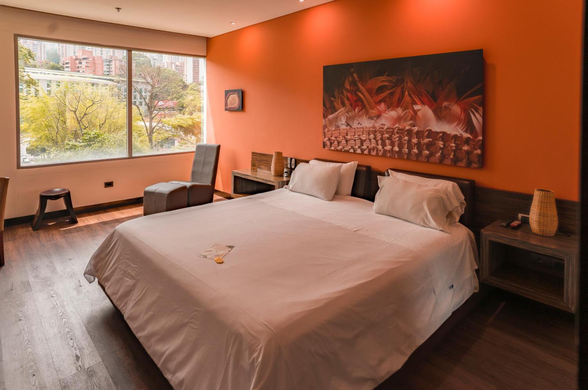 Diez Hotel Categoria Colombia Medellin Exterior photo A bedroom at the hotel
